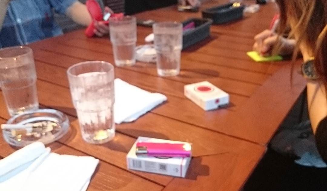 今からみんなで食事タイム～  テラスでロブスター