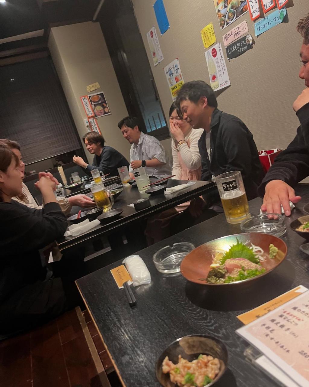 会社設立当初から勤務の社員の結婚祝い😀14年勤務で、来た時はまだ世間知らずの若者が、いまや頼れる人材です#プロミー #福岡市 #ポスティング #福岡ポスティング #ポスティング福岡 #福岡市ポスティング #集客 #販促 #広告 #配布 #広告代理店 #チラシ #プロモーション #スタッフ募集 #幹部社員募集 #独立起業 #FC #久留米市 #北九州市 #鹿児島市 #マーケティング #followme